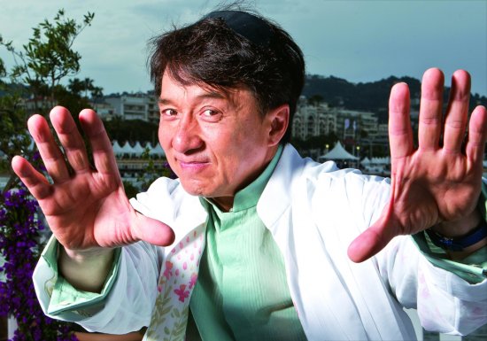 我不希望别人提起成龙时只知道他是动作英雄,我想要当真正的演员,只有