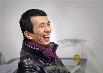 《艺术玩家》:潘罗敏画架上的亲情守望