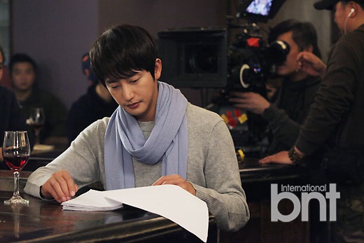 朴施厚陈燃《香气》花絮公开 笑容不止亲密无