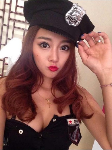 夜店<em>美女</em>情人节<em>征男友</em>窦文涛吐槽韩国女人太狠