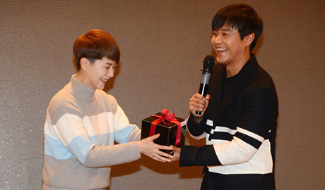 李易峰回应参加《花少2》 不喜欢吴昕好想谈恋